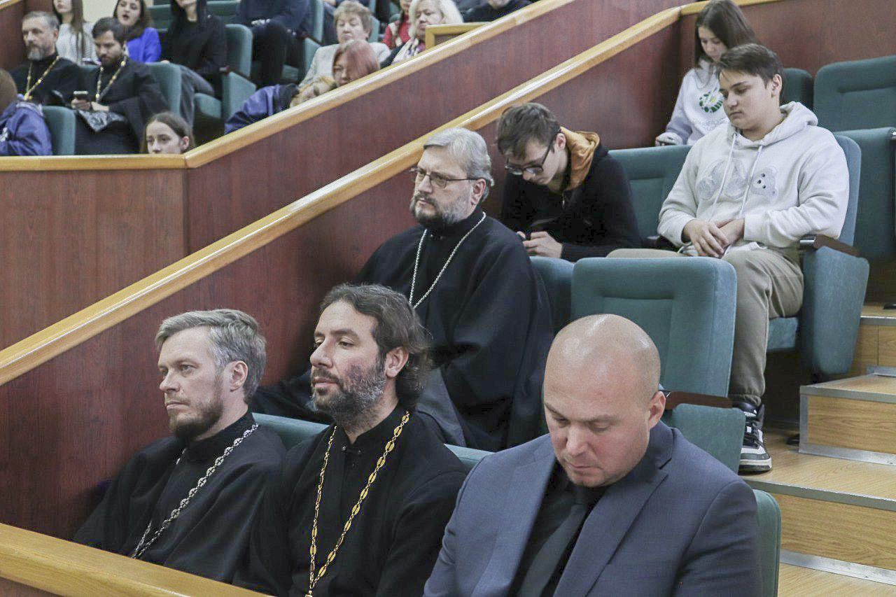 image-29-11-23-06-06-18